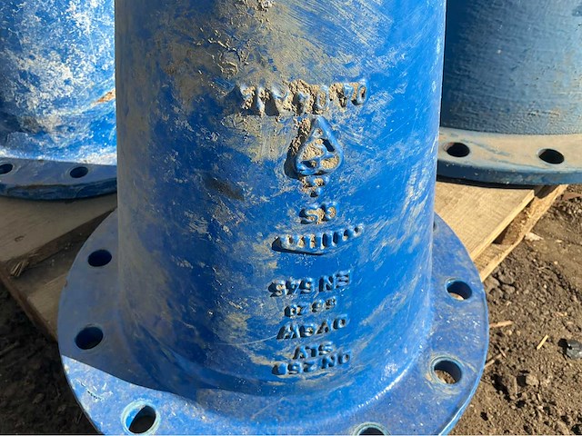 Lot gietijzeren afsluiters, kranen,koppelingen (200x) - afbeelding 13 van  32