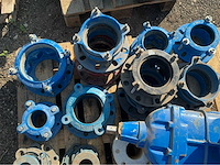 Lot gietijzeren afsluiters, kranen,koppelingen (200x) - afbeelding 29 van  32