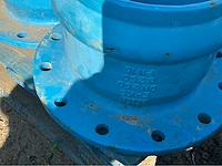 Lot gietijzeren koppelingen, kranen, afsluiters (300x) - afbeelding 11 van  36