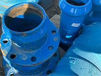 Lot gietijzeren koppelingen, kranen, afsluiters (300x) - afbeelding 18 van  36