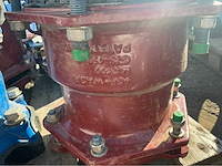 Lot gietijzeren koppelingen, kranen, afsluiters (300x) - afbeelding 10 van  36