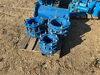 Lot gietijzeren koppelingen, kranen, afsluiters (300x) - afbeelding 23 van  36