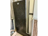 Lot glazen platen en stenen platen. - afbeelding 8 van  17