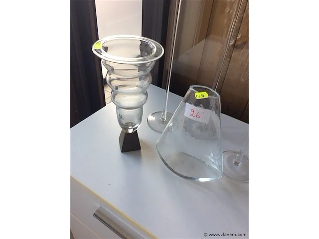 Lot glazen vazen - afbeelding 2 van  3