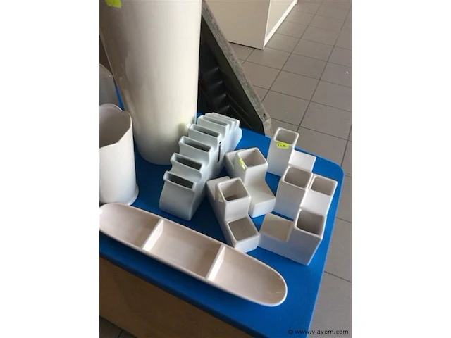 Lot gleiswerk wit oa grote vaas - afbeelding 3 van  4