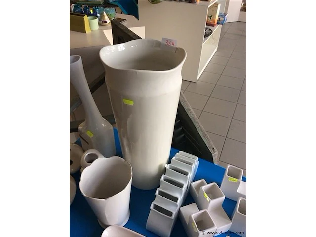 Lot gleiswerk wit oa grote vaas - afbeelding 4 van  4