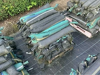 Lot grindslurven gevuld met kiezel overige teeltmateriaal; (80x) - afbeelding 2 van  2