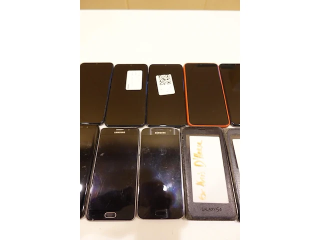 Lot gsm's - afbeelding 3 van  5