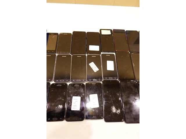 Lot gsm's - afbeelding 3 van  8