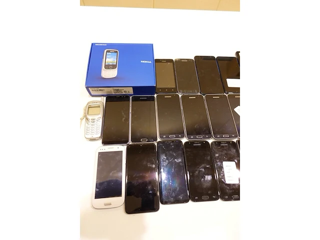 Lot gsm's - afbeelding 4 van  8