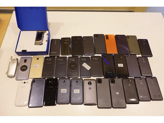 Lot gsm's - afbeelding 5 van  8