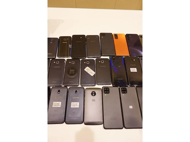 Lot gsm's - afbeelding 7 van  8