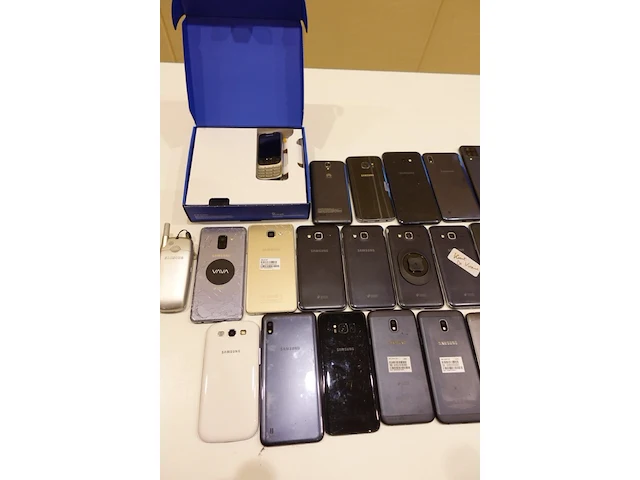 Lot gsm's - afbeelding 8 van  8