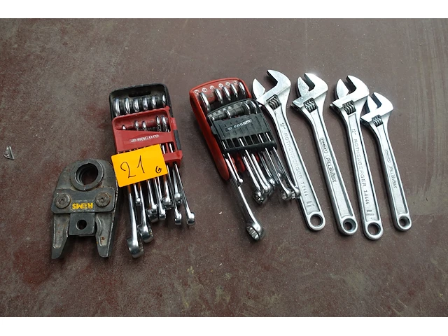 Lot handgereedschap - afbeelding 1 van  1