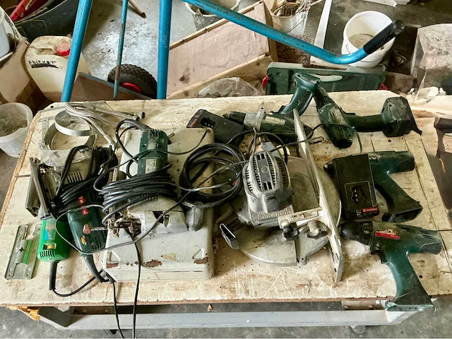 Lot handgereedschap - afbeelding 1 van  4
