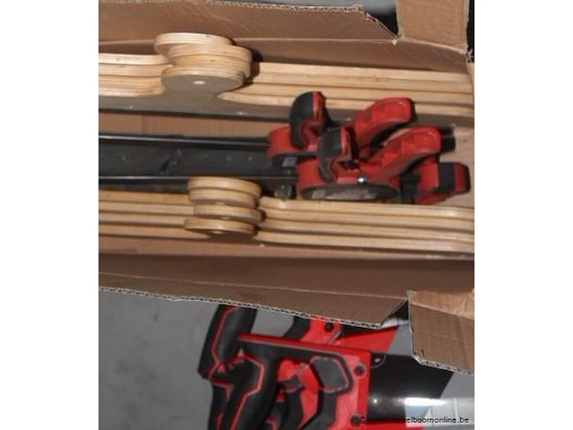 Lot handgereedschappen wo. houtzagen, plakspanen, lijmklemmen - afbeelding 2 van  3