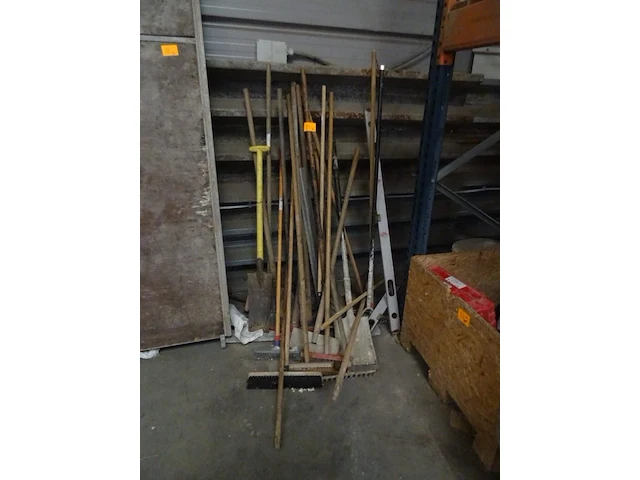 Lot handgereedschappen - afbeelding 1 van  4