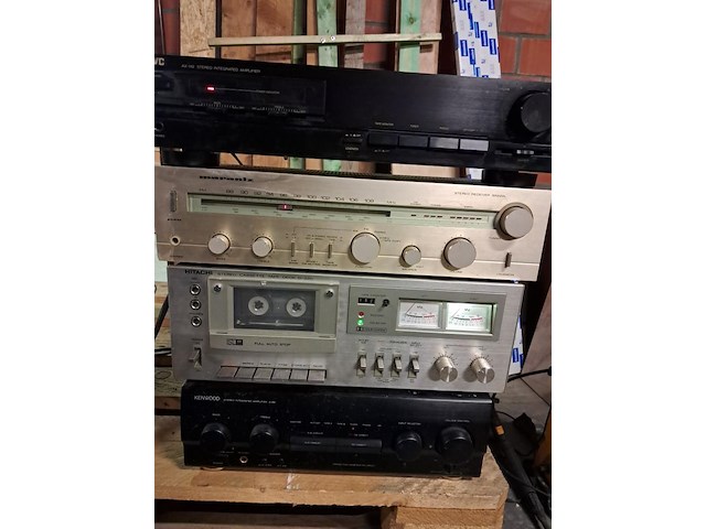 Lot hi-fi versterkers jbc,marants,cinwood,hitachi cassettedek werking onbekend - afbeelding 1 van  10