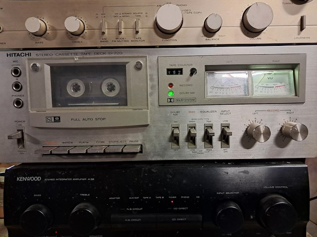 Lot hi-fi versterkers jbc,marants,cinwood,hitachi cassettedek werking onbekend - afbeelding 4 van  10