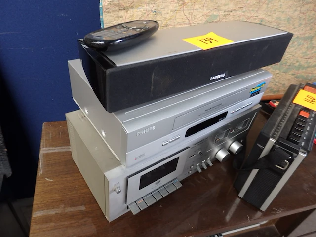 Lot hi-fi - afbeelding 1 van  3