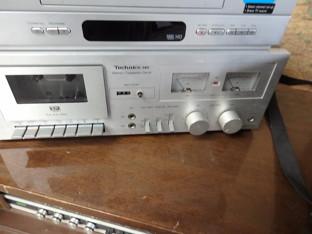 Lot hi-fi - afbeelding 2 van  3
