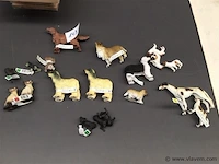 Lot honden - afbeelding 1 van  1