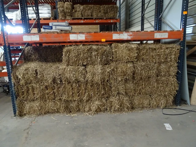 Lot hooi/stroo - afbeelding 1 van  2