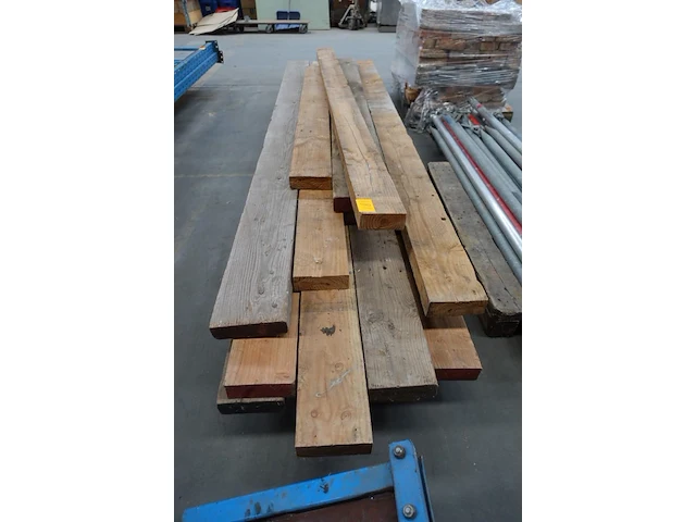 Lot hout - afbeelding 1 van  2