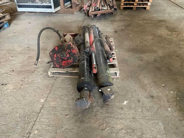 Lot hydraulische pistons - afbeelding 2 van  9