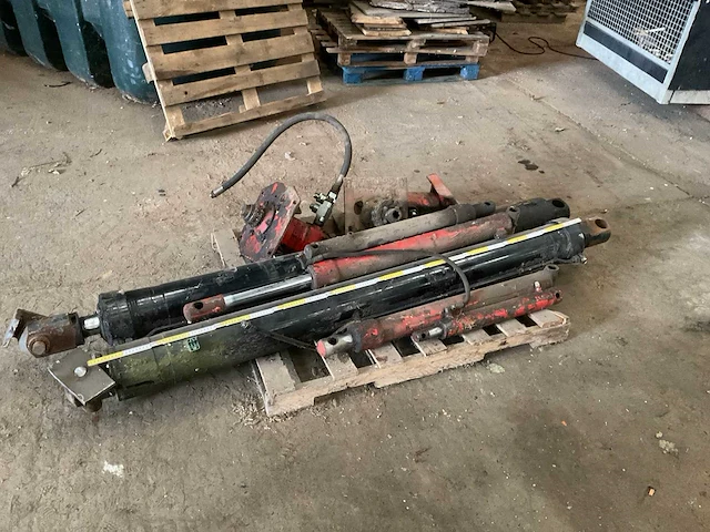 Lot hydraulische pistons - afbeelding 6 van  9