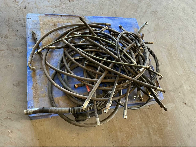 Lot hydraulische slangen - afbeelding 1 van  4
