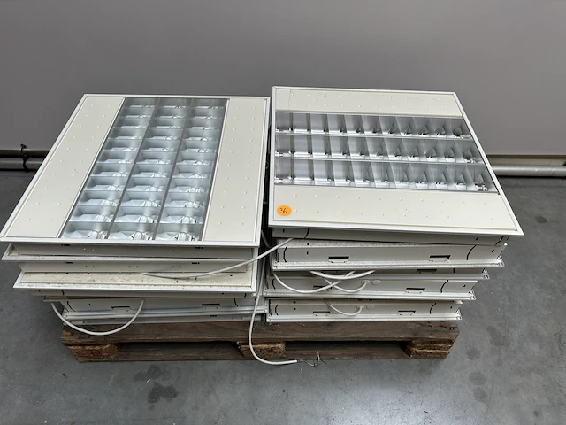 Lot inbouw daglichten voor systeemplafond (12) - afbeelding 1 van  4