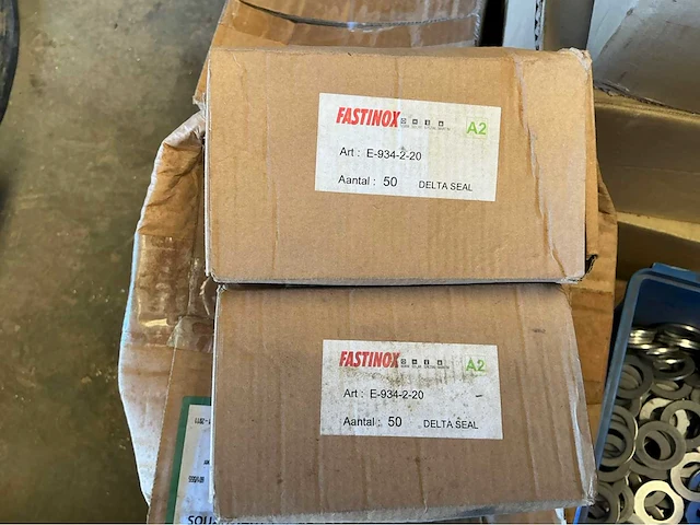Lot inox bouten,moeren en rondelen bouten, moeren & ringen (4185x) - afbeelding 8 van  15