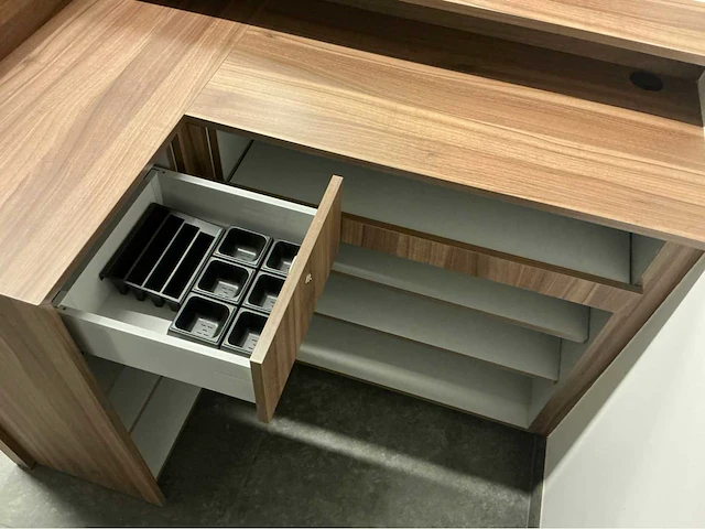Lot inrichting kapperszaak meubilair kapsalon - afbeelding 4 van  23
