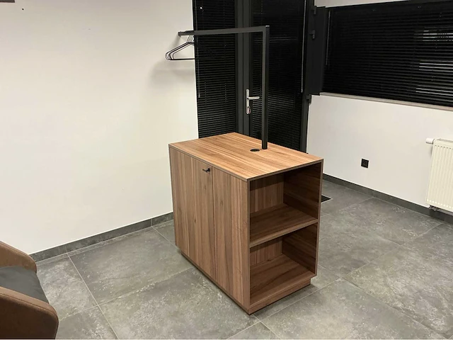 Lot inrichting kapperszaak meubilair kapsalon - afbeelding 7 van  23