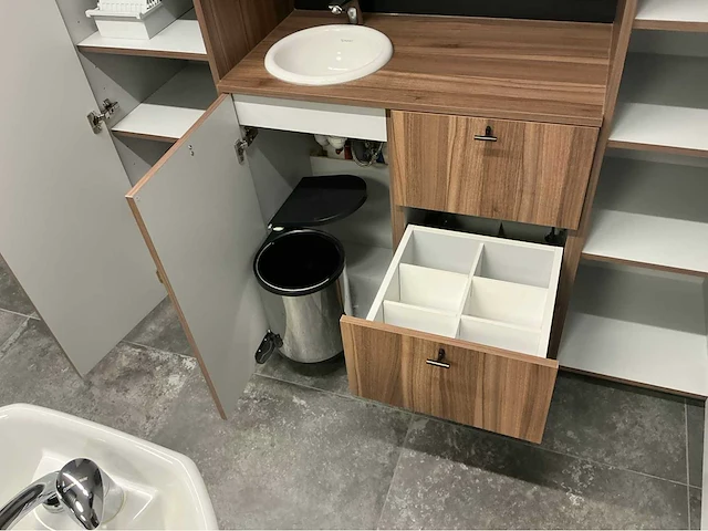 Lot inrichting kapperszaak meubilair kapsalon - afbeelding 21 van  23