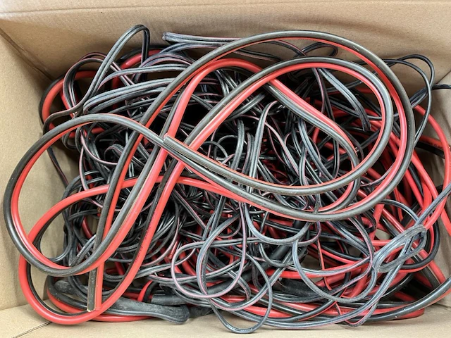 Lot kabels divers - afbeelding 1 van  1