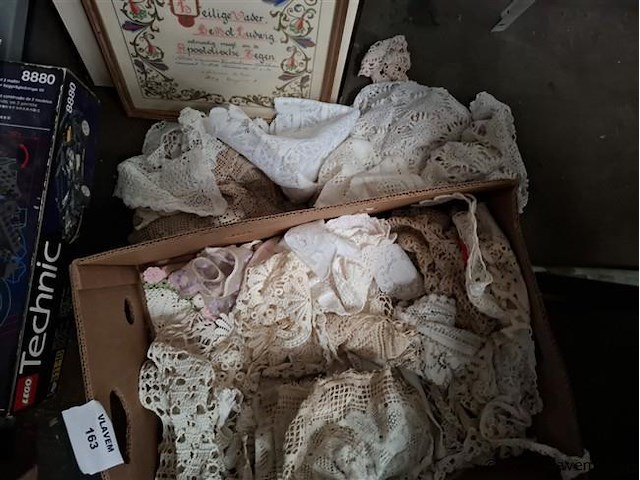 Lot kant - afbeelding 2 van  5