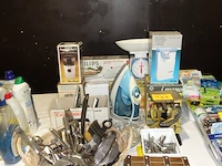 Lot keuken toestellen + keukenhulpstukken - afbeelding 1 van  4
