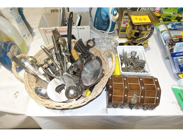 Lot keuken toestellen + keukenhulpstukken - afbeelding 2 van  4
