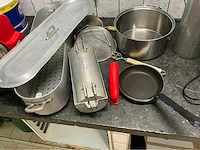 Lot keukengerei en ketels keukengerei - afbeelding 2 van  3