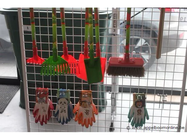 Lot kinder tuingereedschappen - afbeelding 2 van  2