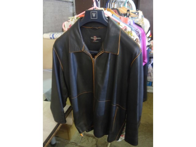 Lot kledij - afbeelding 1 van  21