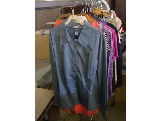 Lot kledij - afbeelding 17 van  21
