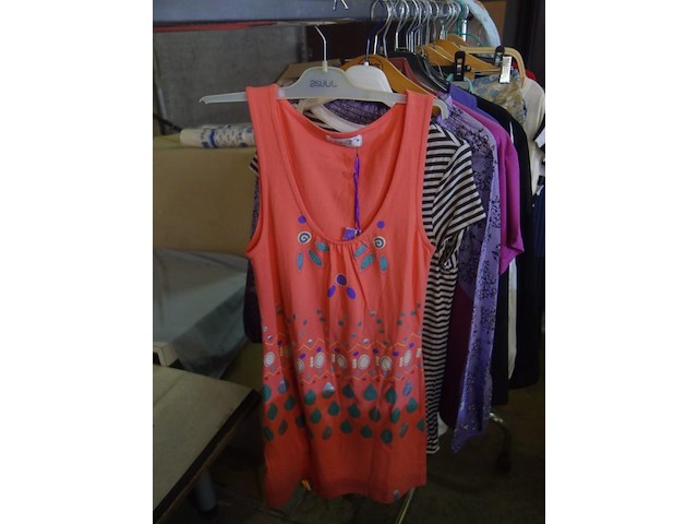 Lot kledij - afbeelding 18 van  21