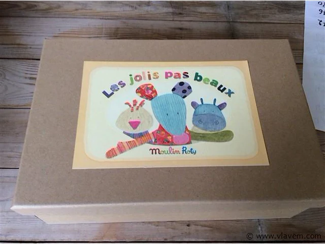 Lot knuffels in doos - afbeelding 3 van  3