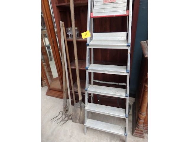 Lot ladder en tuingerief - afbeelding 1 van  1