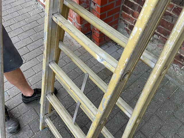 Lot ladders - afbeelding 6 van  9
