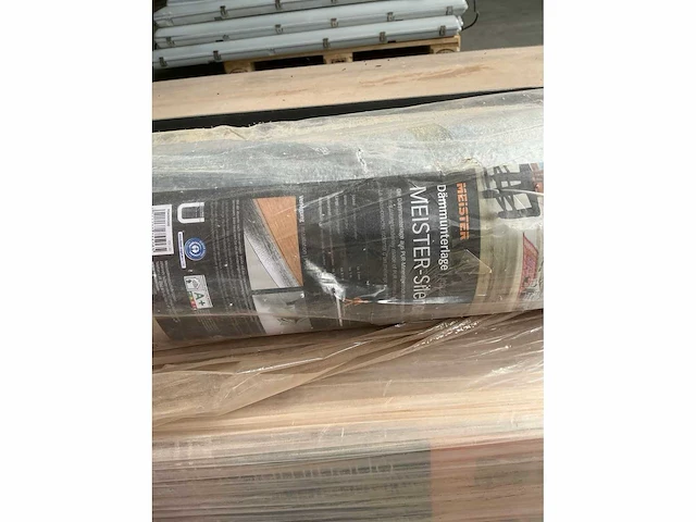 Lot laminaat met enkele ondervloeren - afbeelding 2 van  6