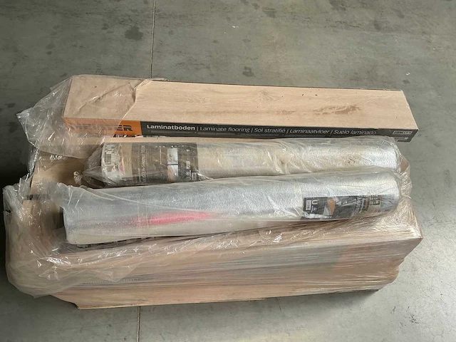 Lot laminaat met enkele ondervloeren - afbeelding 3 van  6